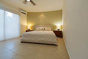 Amazing 2BR condo surrounded by nature by Happy Address