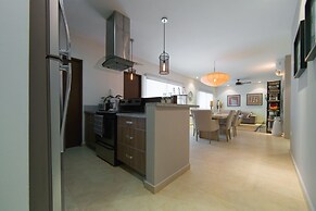 Amazing 2BR condo surrounded by nature by Happy Address