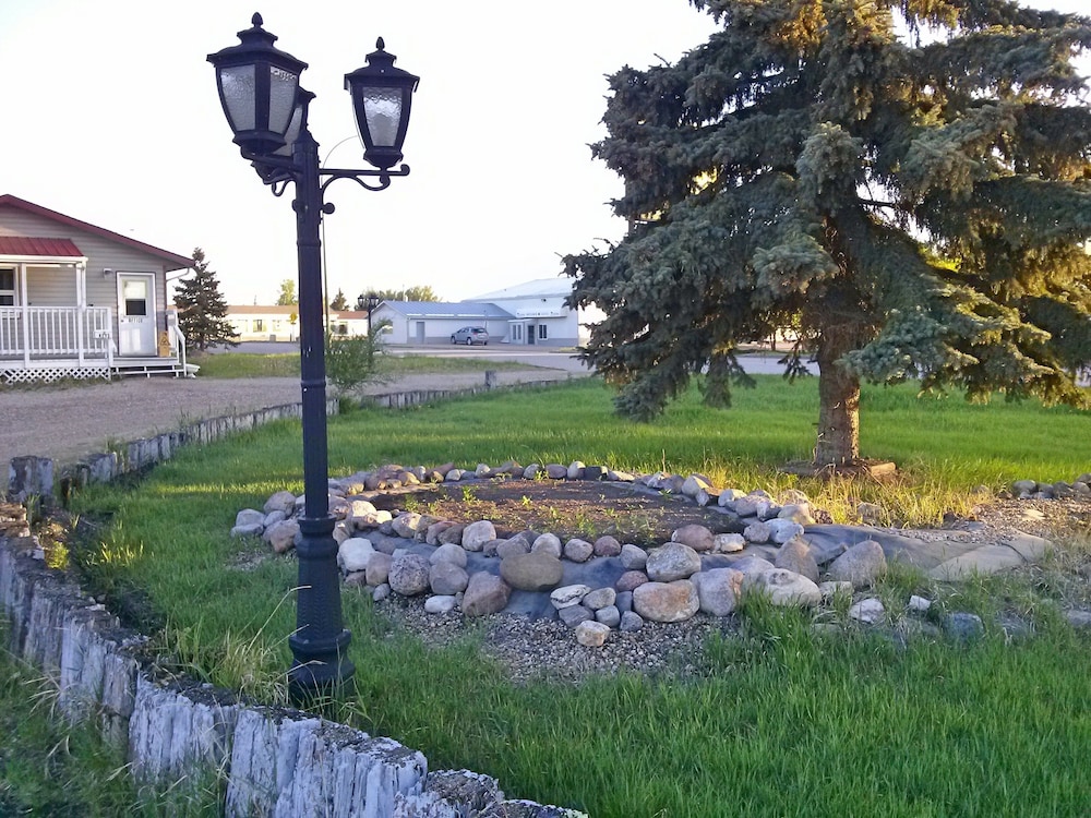 Moosomin Motel