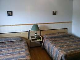 Moosomin Motel