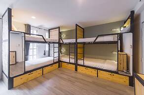X9Hostel