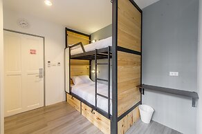 X9Hostel