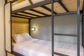 X9Hostel