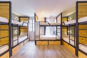 X9Hostel