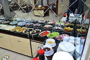 Adana Kucuksaat Hotel