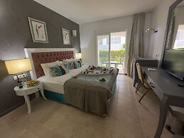 Tiana Beach Resort - All Inclusive