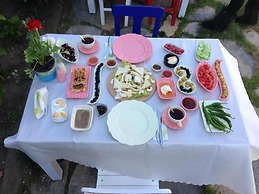 Nish Alacati Hotel