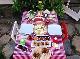 Nish Alacati Hotel