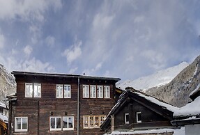 Haus Kirchplatz 4 by Zermatt Premium Apartments