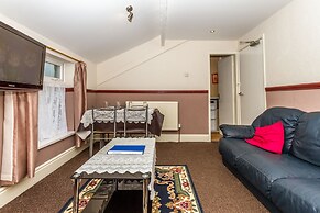 Lynton Apartments