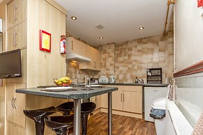Lynton Apartments