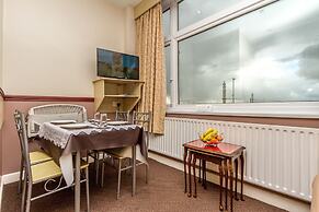 Lynton Apartments