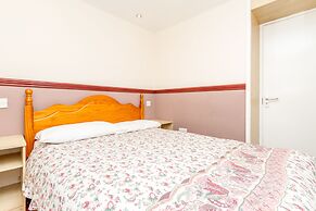 Lynton Apartments