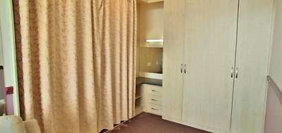 Lynton Apartments