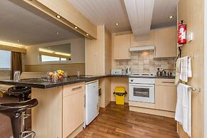 Lynton Apartments