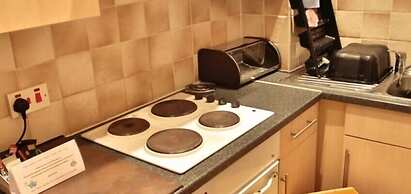 Lynton Apartments