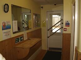 Lynton Apartments