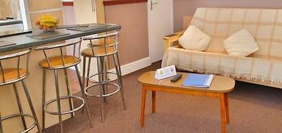 Lynton Apartments