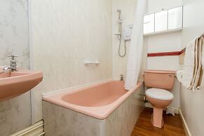Lynton Apartments