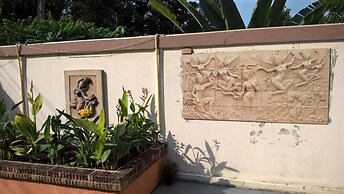 Aiyara House
