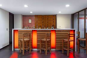 Ramada by Wyndham Acapulco Hotel & Suites