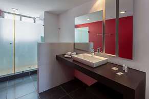 Ramada by Wyndham Acapulco Hotel & Suites