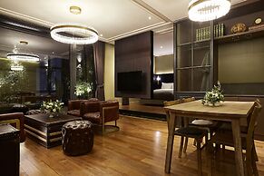 9 Brick Hotel