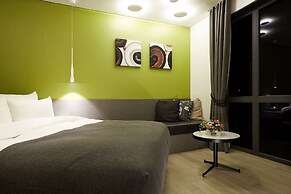 9 Brick Hotel