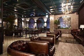 9 Brick Hotel