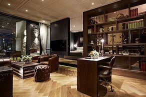 9 Brick Hotel