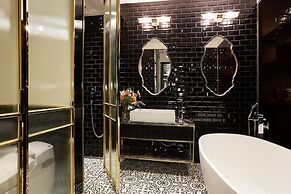9 Brick Hotel