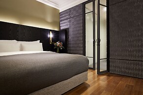 9 Brick Hotel