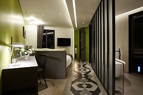 9 Brick Hotel