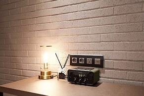 9 Brick Hotel
