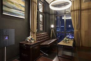 9 Brick Hotel