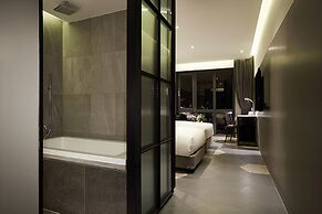 9 Brick Hotel