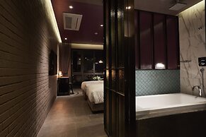 9 Brick Hotel