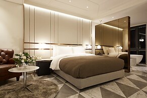 9 Brick Hotel