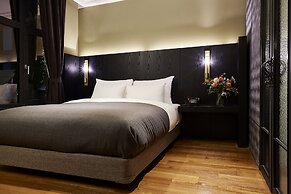9 Brick Hotel