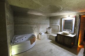 Family Cave Suites Hotel