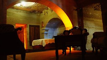 Family Cave Suites Hotel