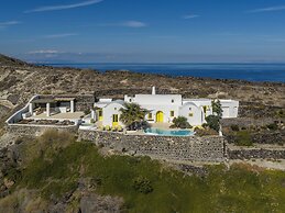 Ftelari Villa