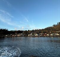 Curley's Resort & Dive Center