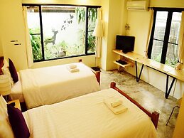 Early Bird Bed & Breakfast - Adults Only