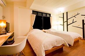 Early Bird Bed & Breakfast - Adults Only