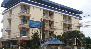 Ritzy House Hotel