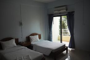 Ritzy House Hotel