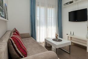 VILLA LIVIA APARTMENTS
