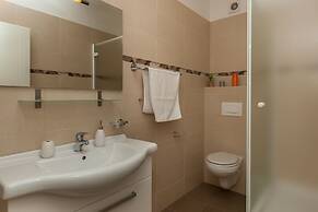 VILLA LIVIA APARTMENTS