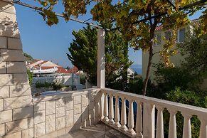 VILLA LIVIA APARTMENTS